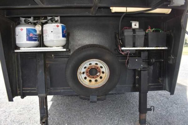 2007 american spirit 8308lq 3 horse trailer with 8′ short wall