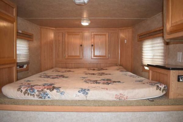 2007 american spirit 8308lq 3 horse trailer with 8′ short wall