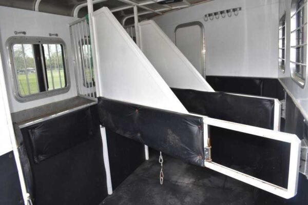 2007 american spirit 8308lq 3 horse trailer with 8′ short wall