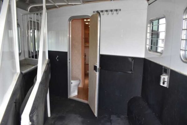 2007 american spirit 8308lq 3 horse trailer with 8′ short wall