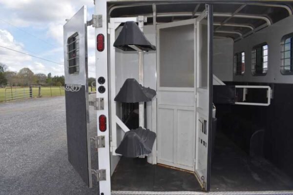 2007 american spirit 8308lq 3 horse trailer with 8′ short wall