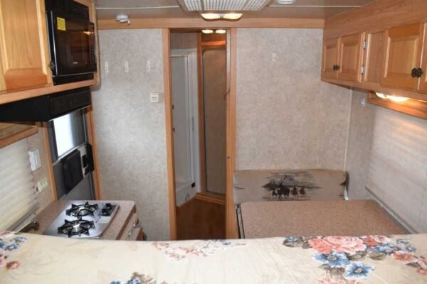 2007 american spirit 8308lq 3 horse trailer with 8′ short wall