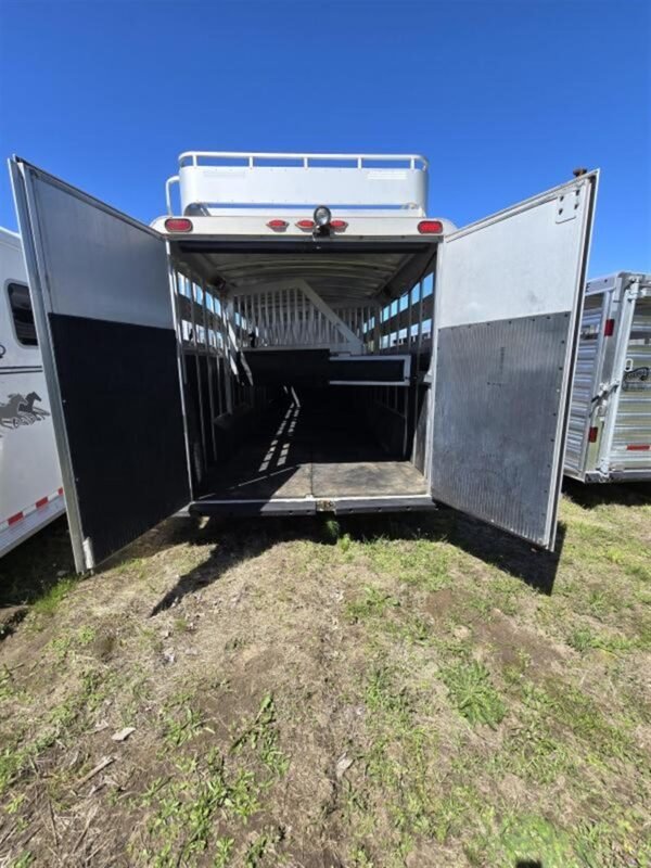 2006 c&c 4 horse gooseneck trailer