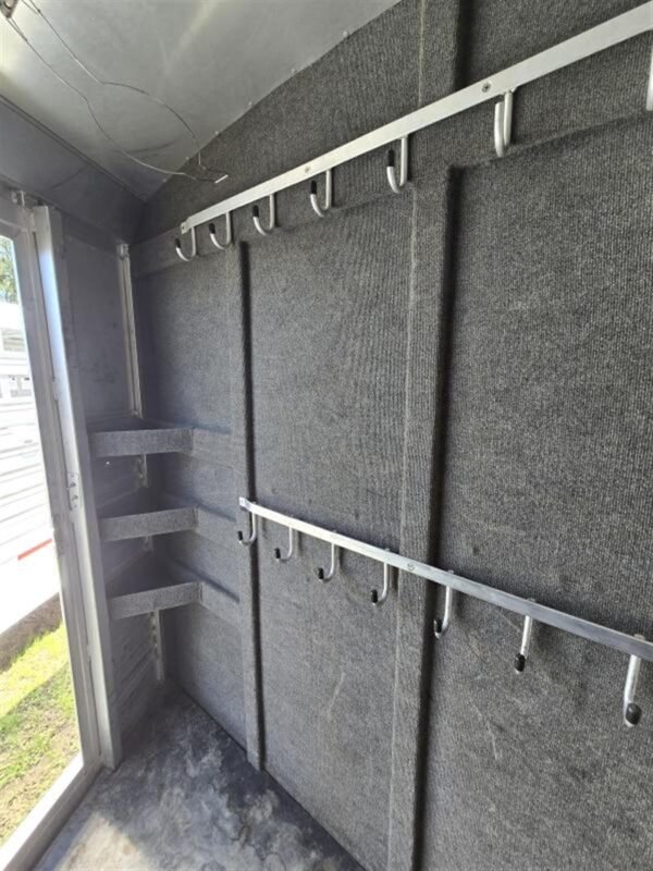 2006 c&c 4 horse gooseneck trailer