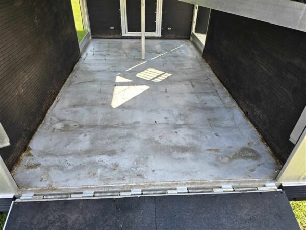 2000 c&c 2 horse gooseneck