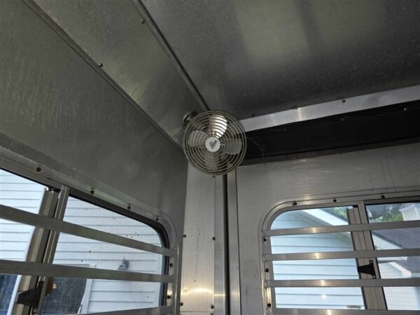 2000 c&c 2 horse gooseneck