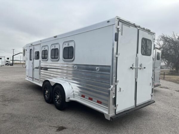 2004 cherokee trailers 4h gn horse trailer