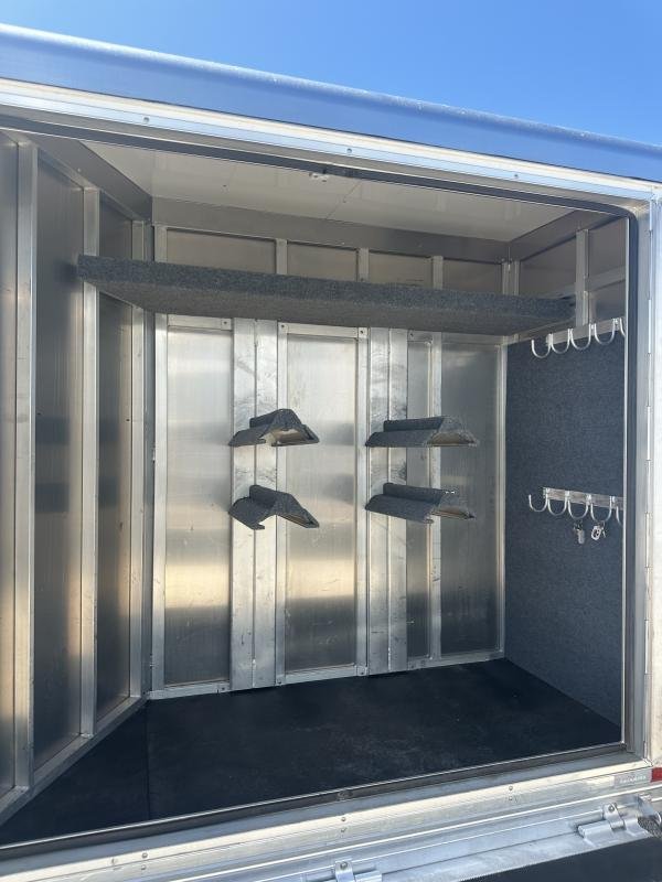 2020 bloomer 4 horse stock combo trainer tack horse trailer