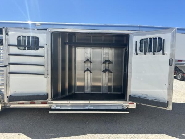 2020 bloomer 4 horse stock combo trainer tack horse trailer