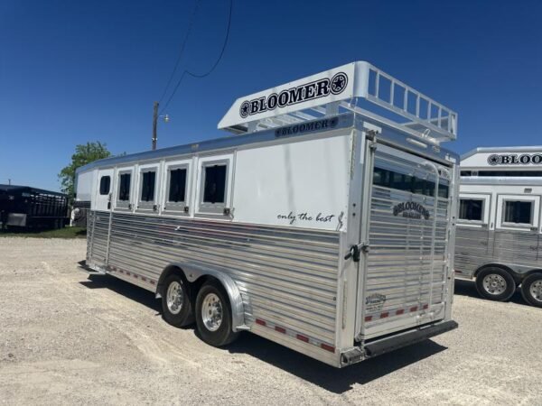 2020 bloomer 4 horse stock combo trainer tack horse trailer