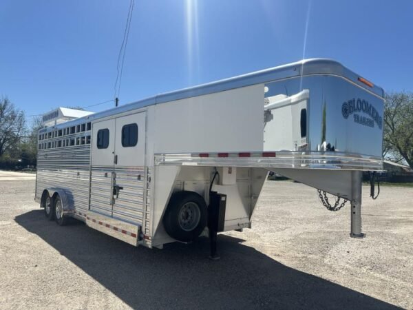 2020 bloomer 4 horse stock combo trainer tack horse trailer