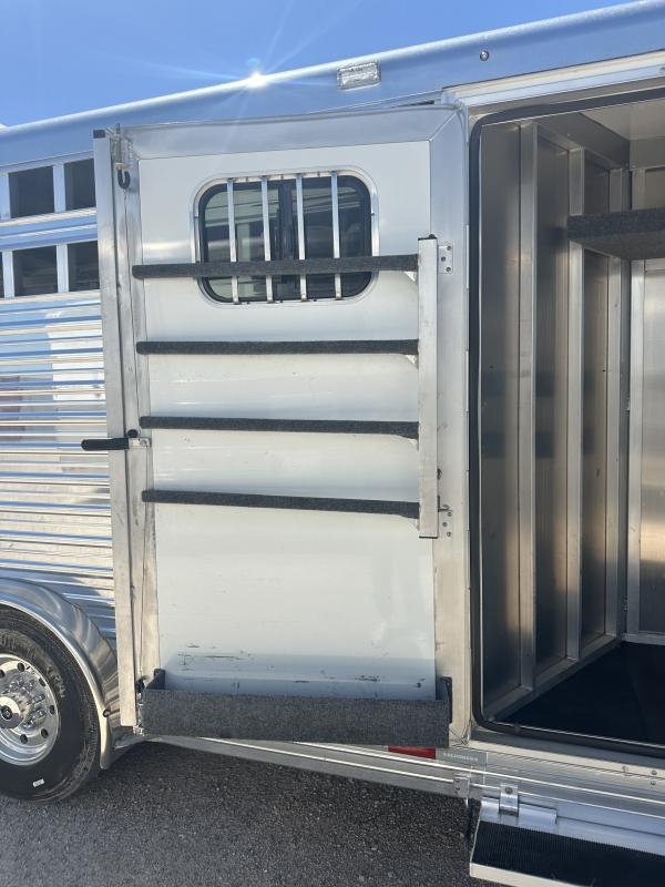 2020 bloomer 4 horse stock combo trainer tack horse trailer