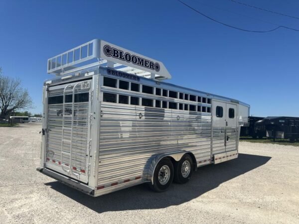 2020 bloomer 4 horse stock combo trainer tack horse trailer