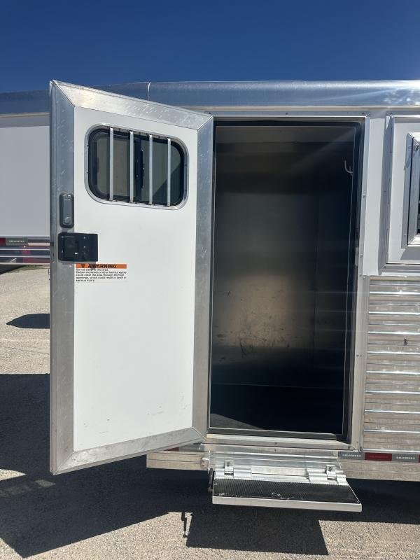 2020 bloomer 4 horse stock combo trainer tack horse trailer
