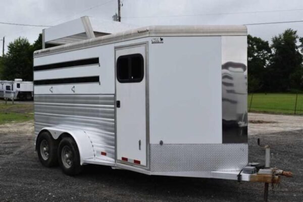 2012 cm 3hbp 3 horse trailer