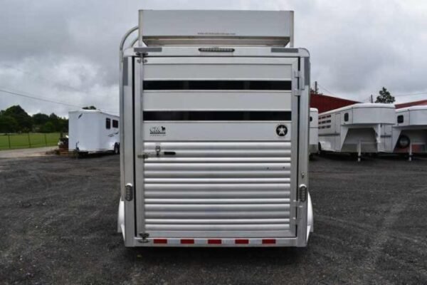 2012 cm 3hbp 3 horse trailer