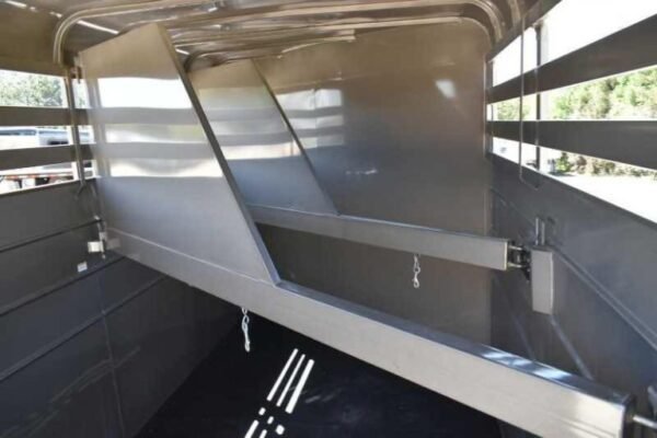 2017 cm 3hslbp 3 horse trailer