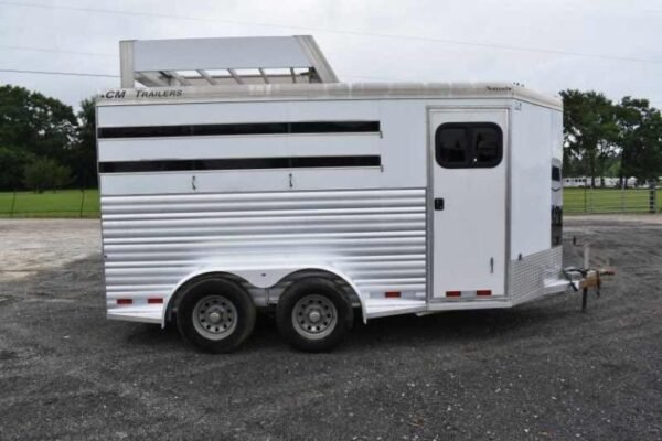 2012 cm 3hbp 3 horse trailer