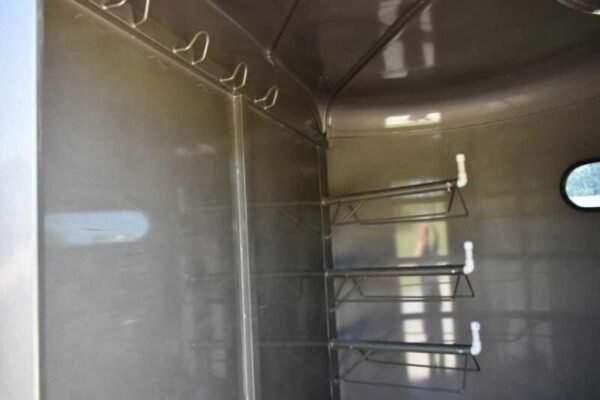 2017 cm 3hslbp 3 horse trailer