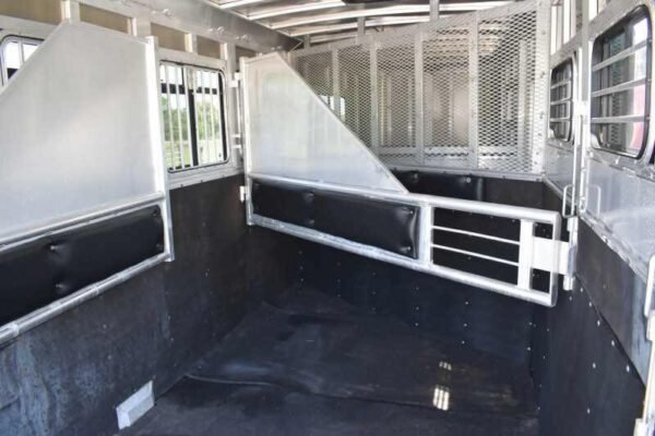 2006 adam 7302 3 horse trailer
