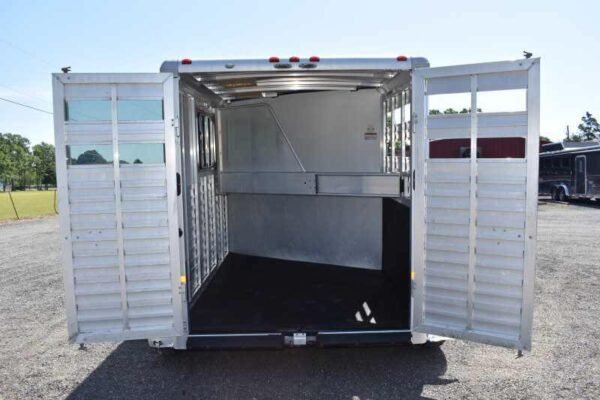 2014 sundowner 2 horse gooseneck trailer