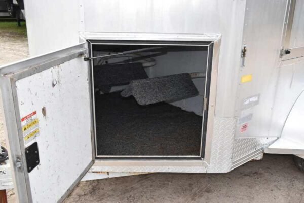 2001 cm odyssey 2 horse trailer