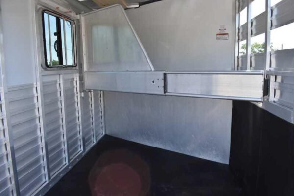 2014 sundowner 2 horse gooseneck trailer