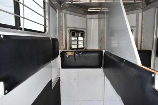 2001 cm odyssey 2 horse trailer