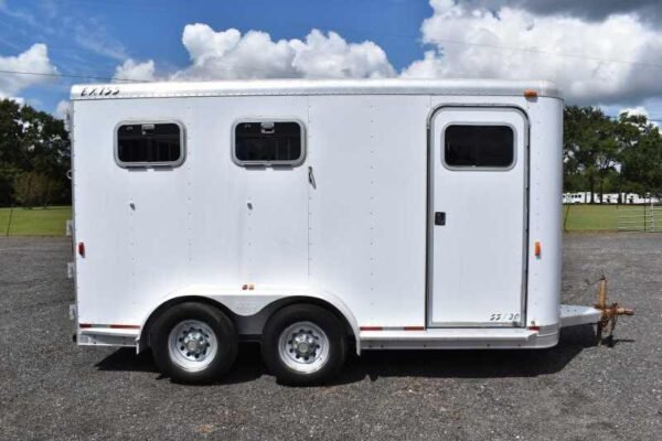 2002 exiss ss20 2 horse trailer
