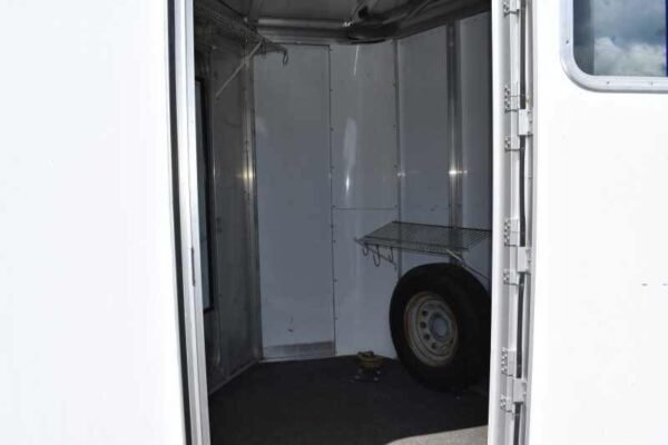 2002 exiss ss20 2 horse trailer