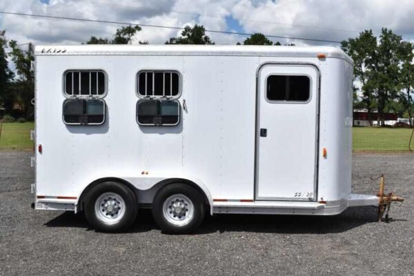 2002 exiss ss20 2 horse trailer