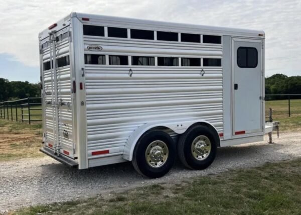 2013 model cimarron 3 horse bumper pull