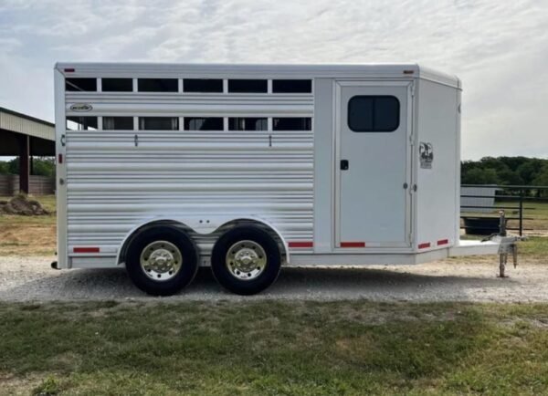2013 model cimarron 3 horse bumper pull