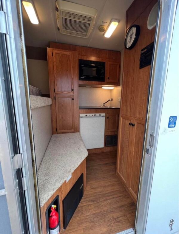2007 featherlite 3 horse slant load trailer