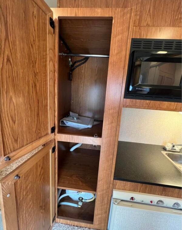 2007 featherlite 3 horse slant load trailer