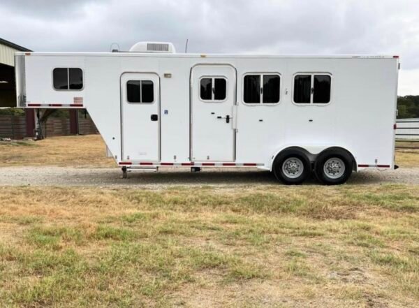 2007 featherlite 3 horse slant load trailer