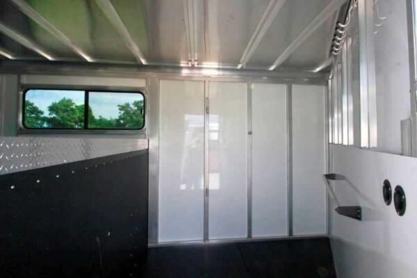 2016 sundowner 3 horse gooseneck