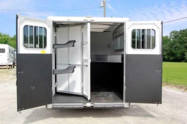 2016 sundowner 3 horse gooseneck