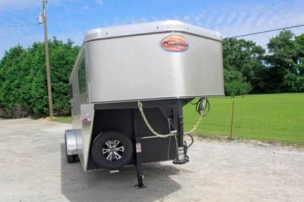 2016 sundowner 3 horse gooseneck