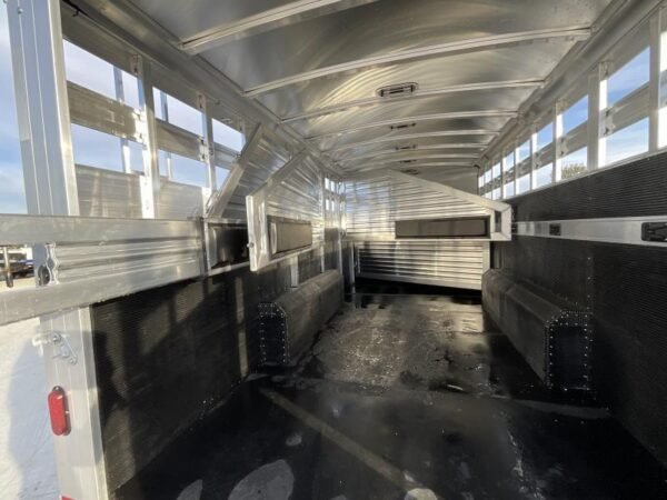 new 2024 elite trailers 5 horse stock combo bp horse trailer