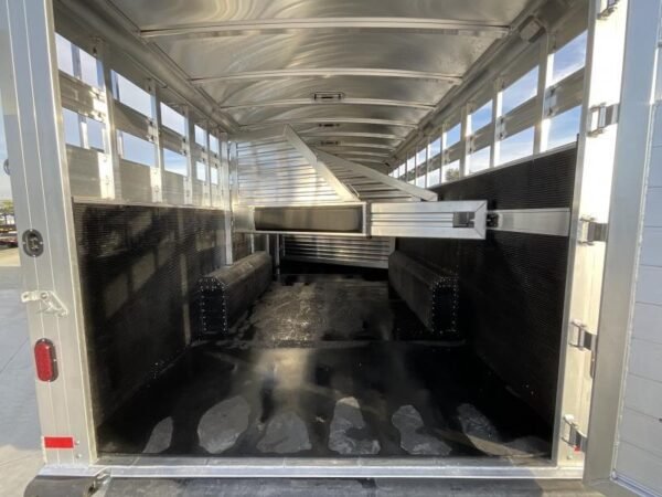 new 2024 elite trailers 5 horse stock combo bp horse trailer