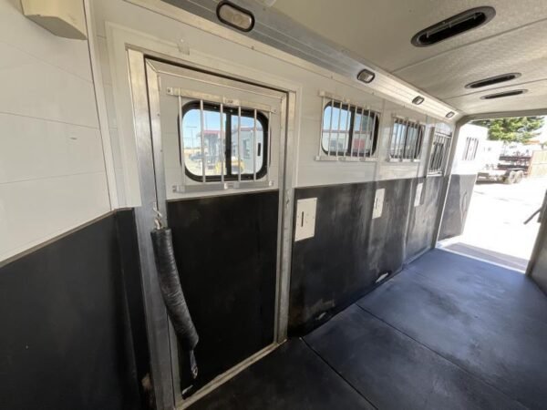 2005 jamco 4 horse gooseneck trailer