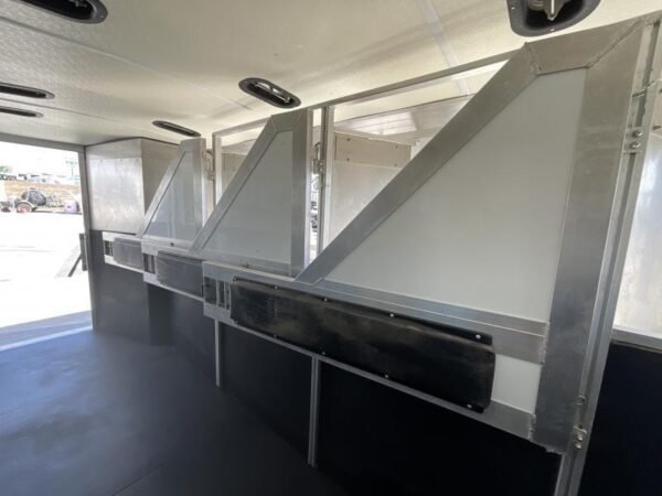 2005 jamco 4 horse gooseneck trailer