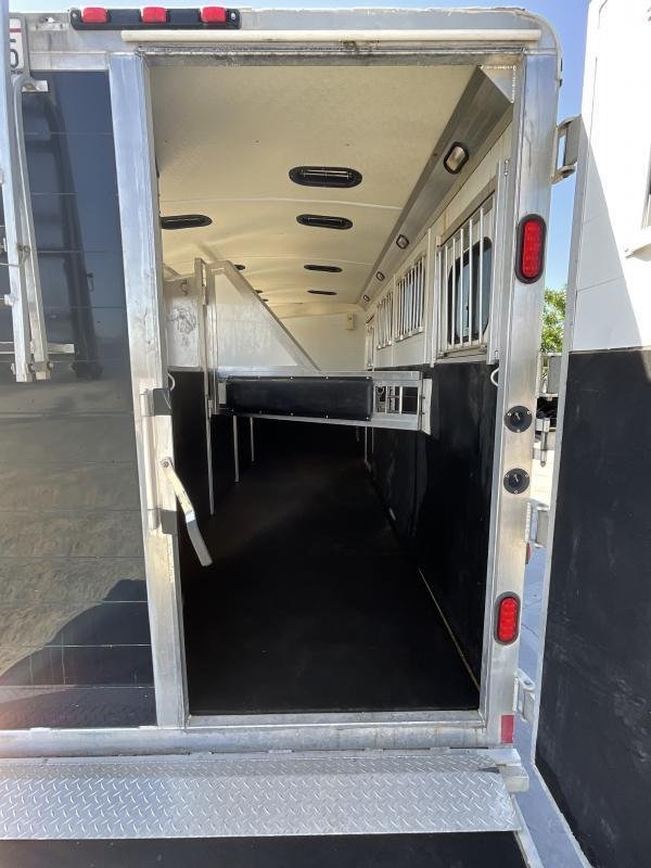 2005 jamco 4 horse gooseneck trailer
