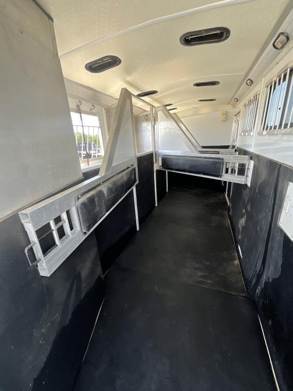 2005 jamco 4 horse gooseneck trailer