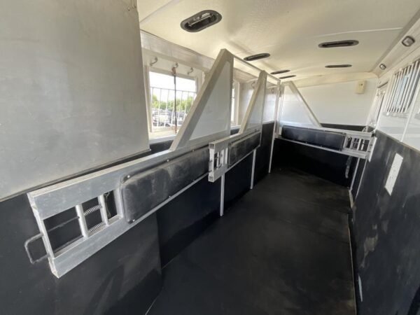2005 jamco 4 horse gooseneck trailer