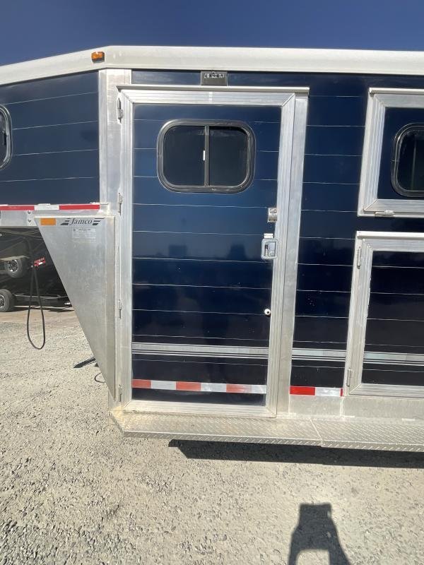 2005 jamco 4 horse gooseneck trailer