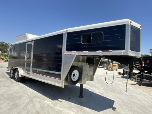 2005 jamco 4 horse gooseneck trailer